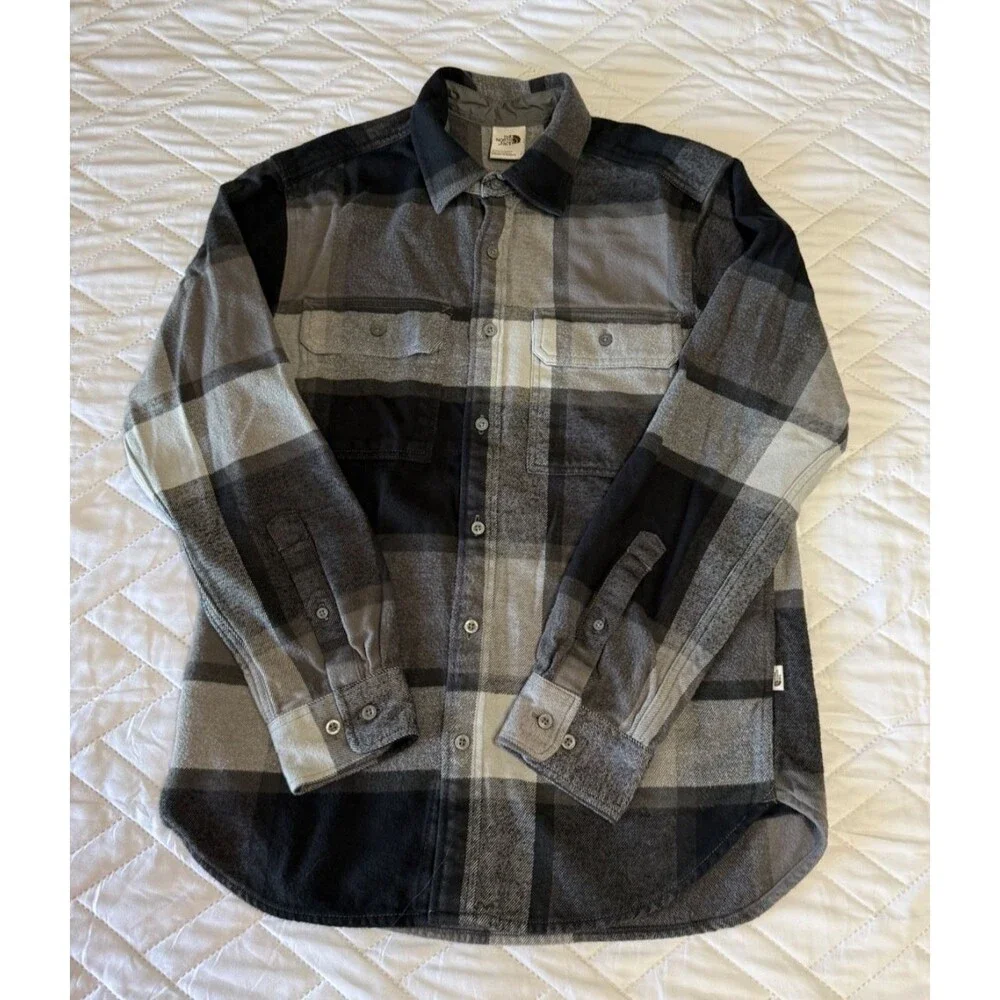 The North Face Flannel Shirt Men's Size Small Heavy Black/Gray Plaid Never Worn